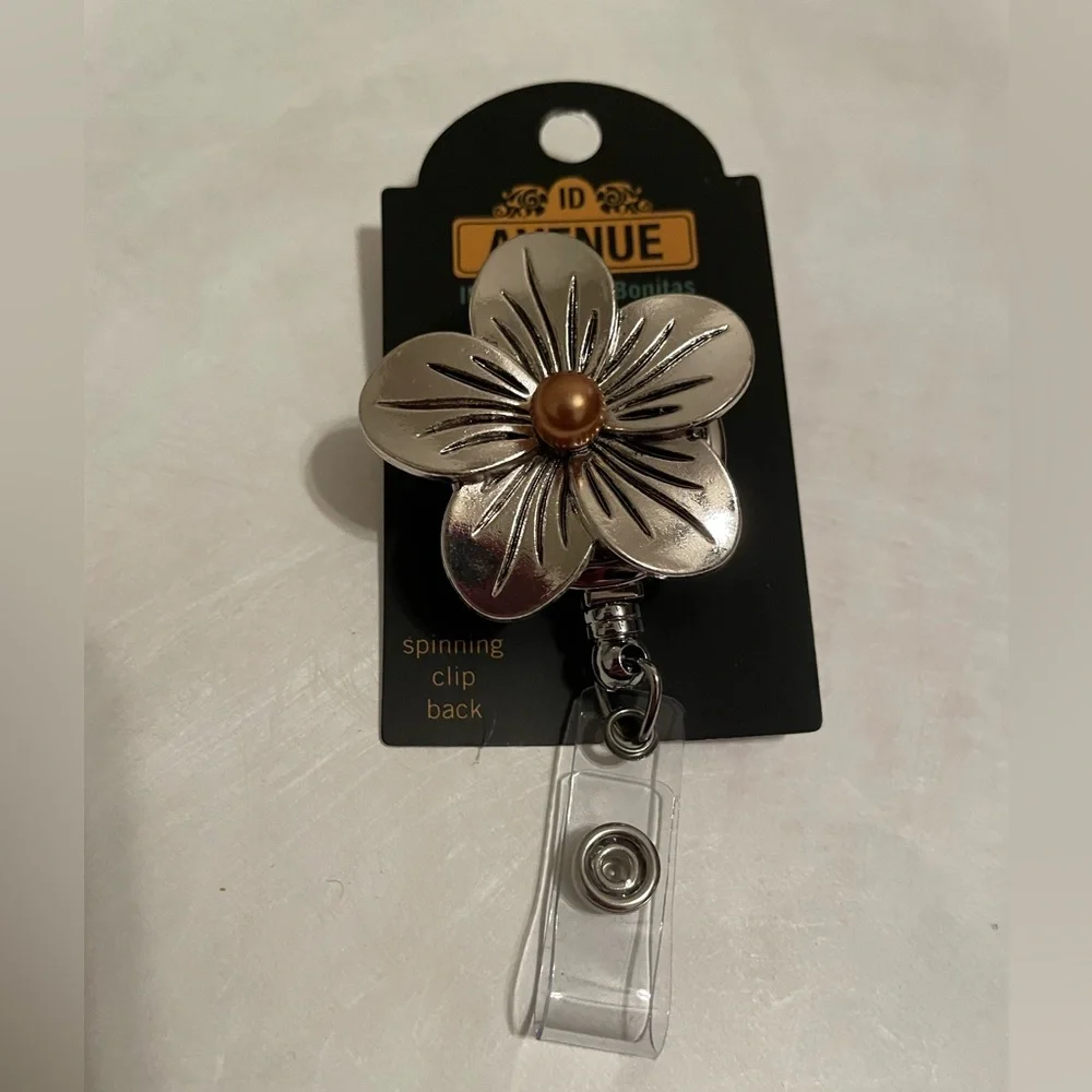 Silver and Gold Flower Badge Reel - Picture 2 of 3